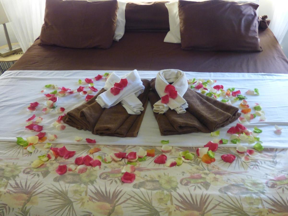 Bed and Breakfast Cazhibiscus Trou aux Biches Exterior foto
