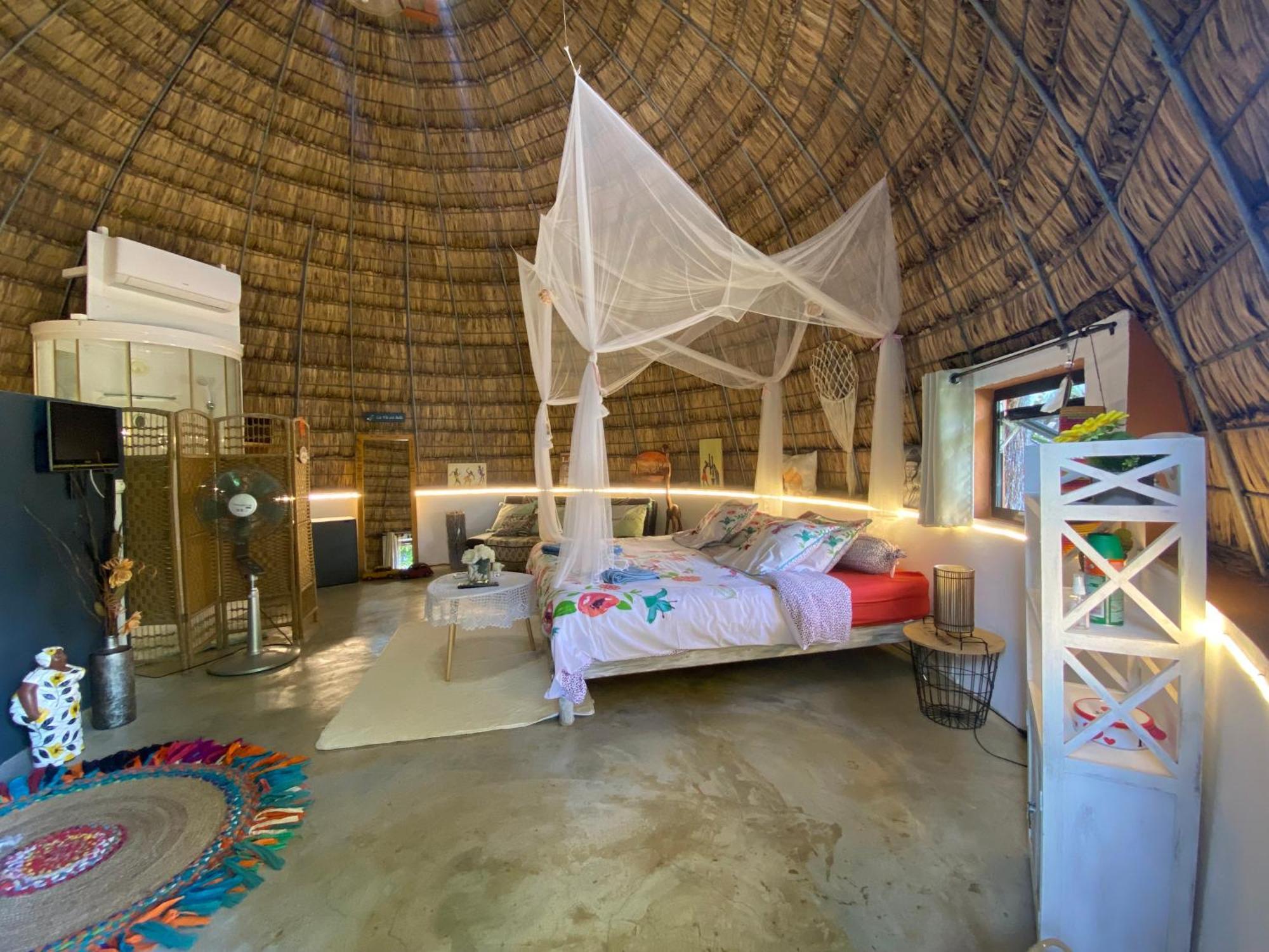 Bed and Breakfast Cazhibiscus Trou aux Biches Exterior foto