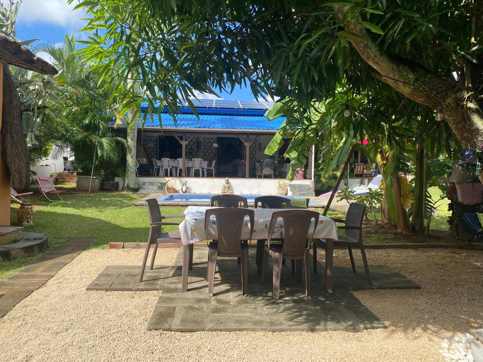 Bed and Breakfast Cazhibiscus Trou aux Biches Exterior foto