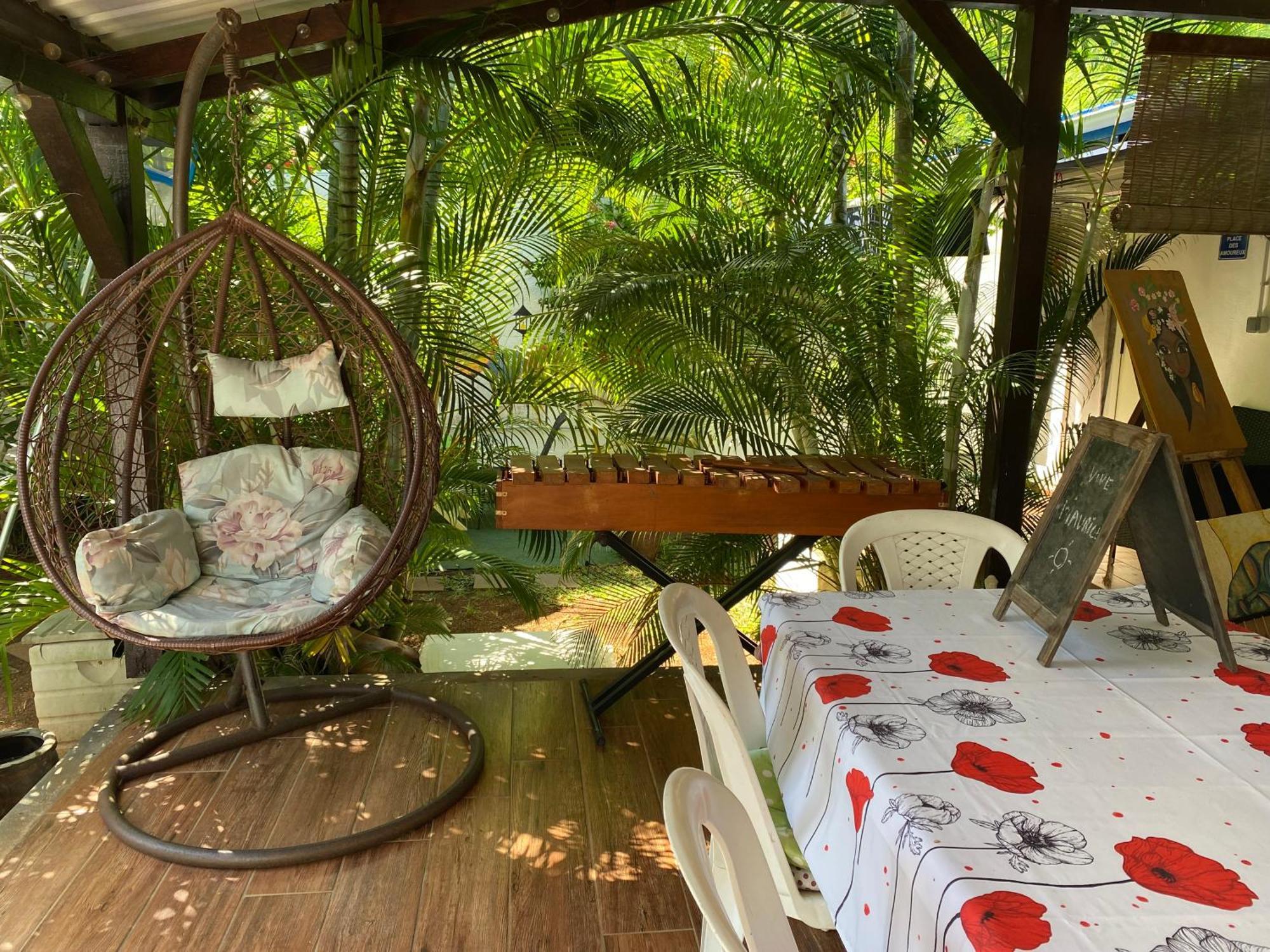Bed and Breakfast Cazhibiscus Trou aux Biches Exterior foto
