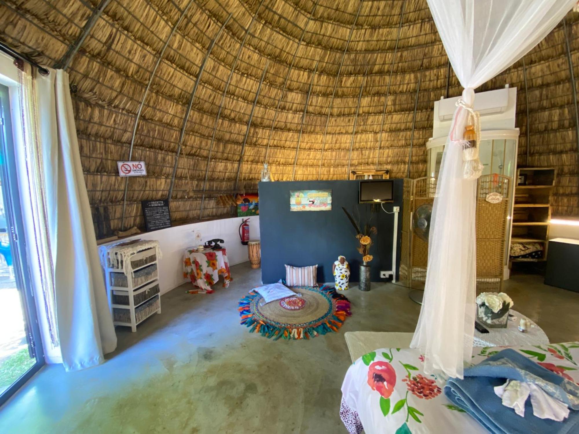 Bed and Breakfast Cazhibiscus Trou aux Biches Exterior foto